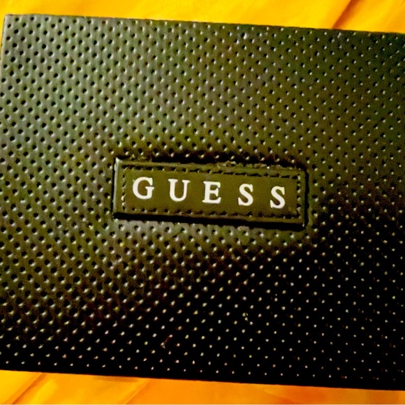 NWT black guess wallet - Picture 1 of 4